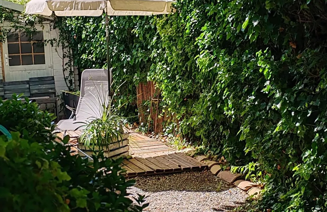 Le Petit Jardin ...-1